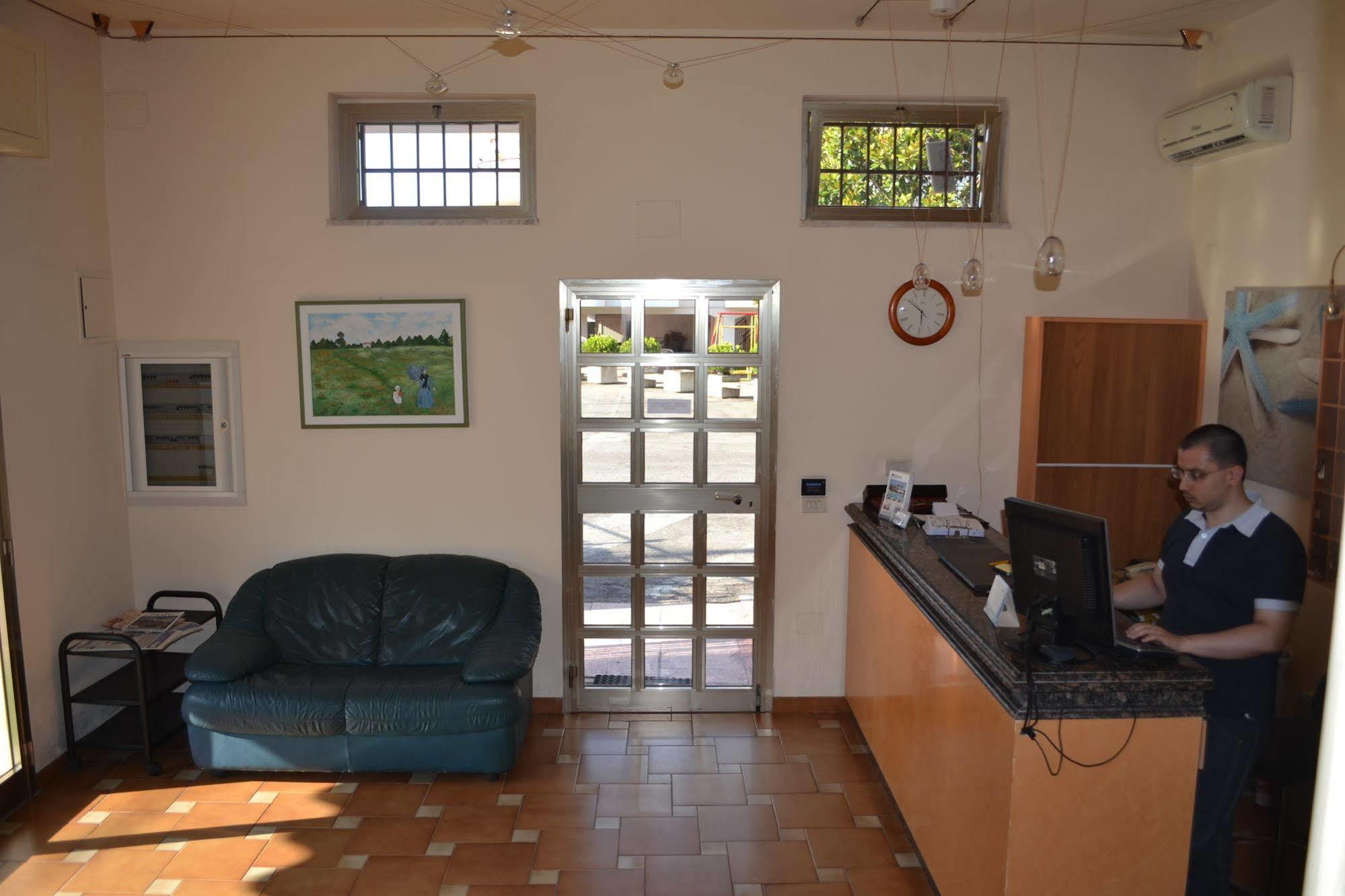 Residence Atlante Leporano Bagian luar foto